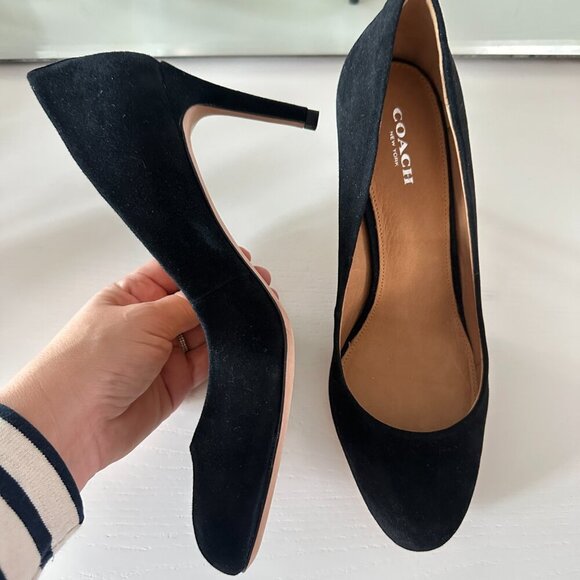 NWOB Coach Round Toe Black Suede Pumps Size 8 - Picture 2 of 6